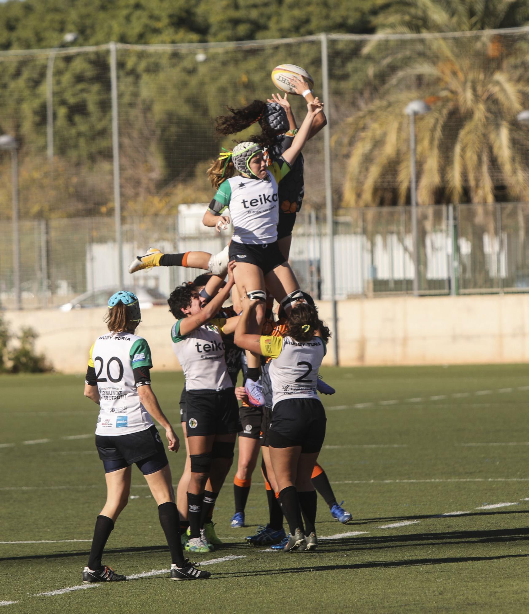 Derbi Teika femenino entre Les Abelles y Rugby Turia (12-18)