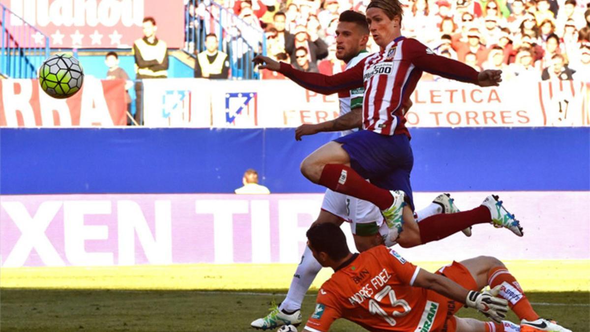 Fernando Torres anotó el 2-0 con este sutil toque