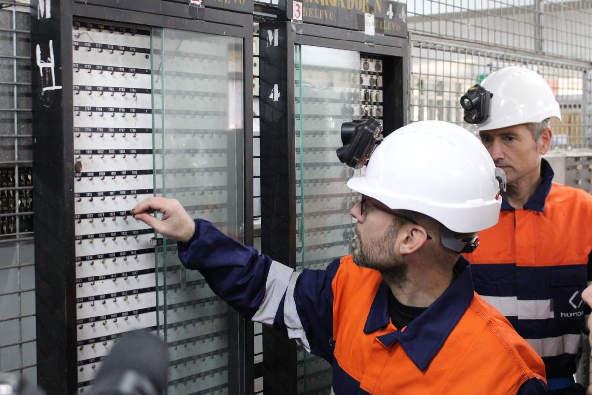 EN IMÁGENES: Visita del exdirectivo de la NASA a las minerías del pozo Santiago para hablar sobre el futuro laboratorio que podría recrear las condiciones de vida en la Luna