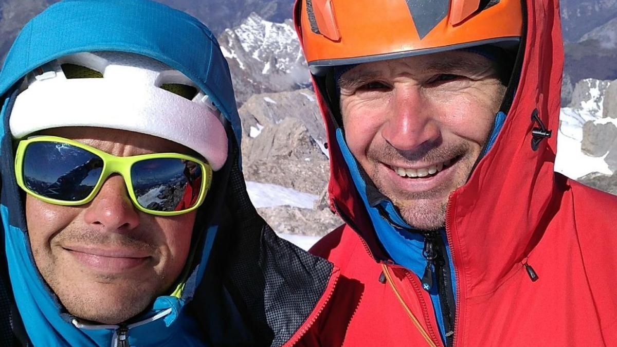 El primer ascenso de dos asturianos al legendario Couloir Lagarde Direct en el glaciar alpino de Argentiere