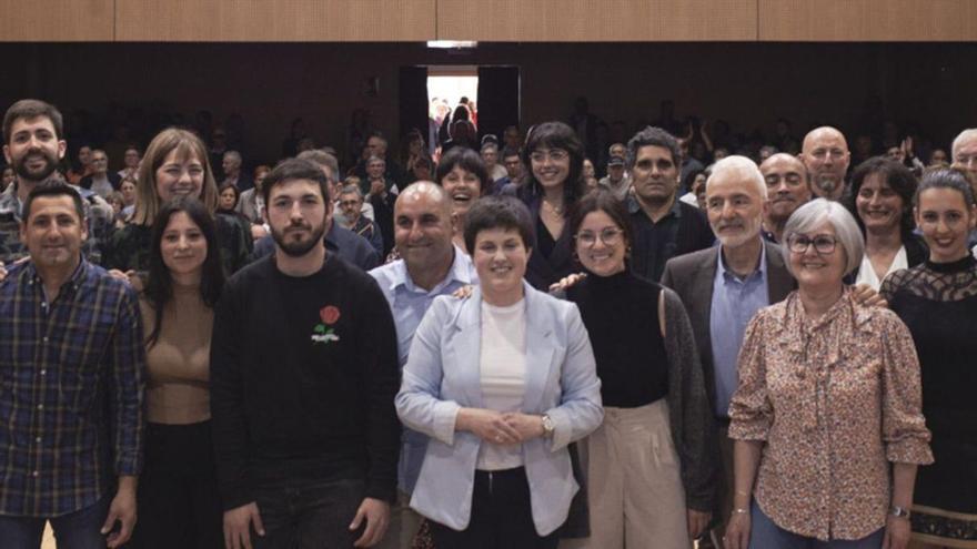 Ánxela Fernández y sus compañeros, en el acto de presentación de la lista.