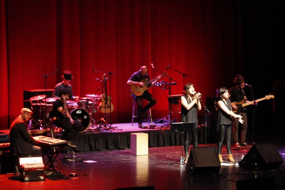 Elefantres conquista a sus fans en Vigo con "Nueve canciones de amor y una esperanza"