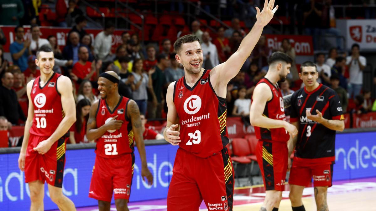 Sulejmanovic saluda a la grada tras la victoria del pasado fin de semana ante Obradoiro.