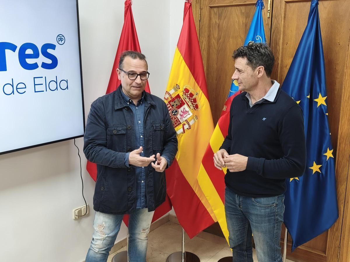 Los dos portavoces adjuntos del PP de Elda, en su comparecencia de este lunes