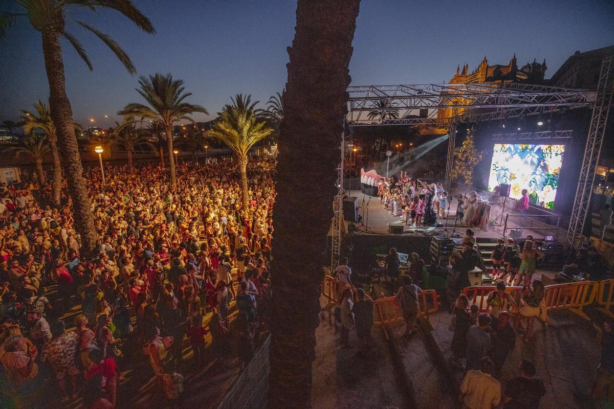 El Parc de la Mar ya acoge celebraciones multitudinarias como la fiesta del Flexas.