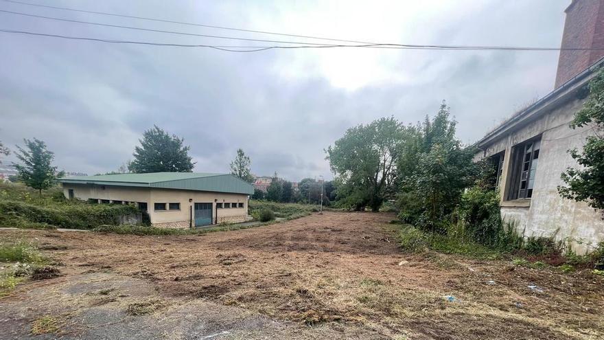Un plan del Ayuntamiento de Oviedo reparará el cierre, el pavimento y el drenaje de La Vega