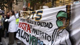 Los médicos de atención primaria van a la huelga indefinida en Andalucía