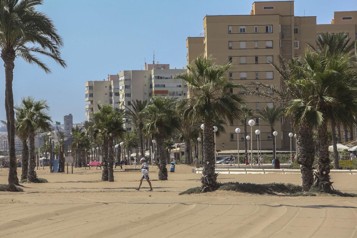 La playa de Urbanova
