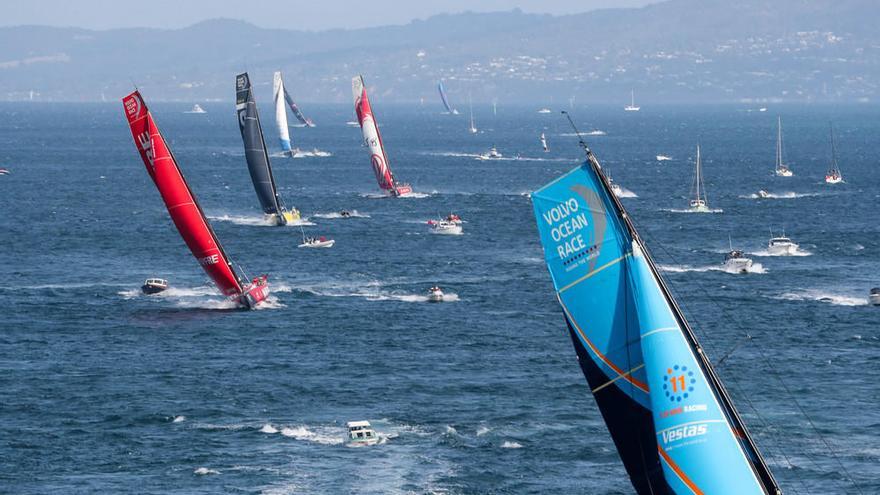 El Vestas 11th Hour Racing se ha puesto en primera posición, con el barco español en segundo lugar y el Team Brunel tercero.