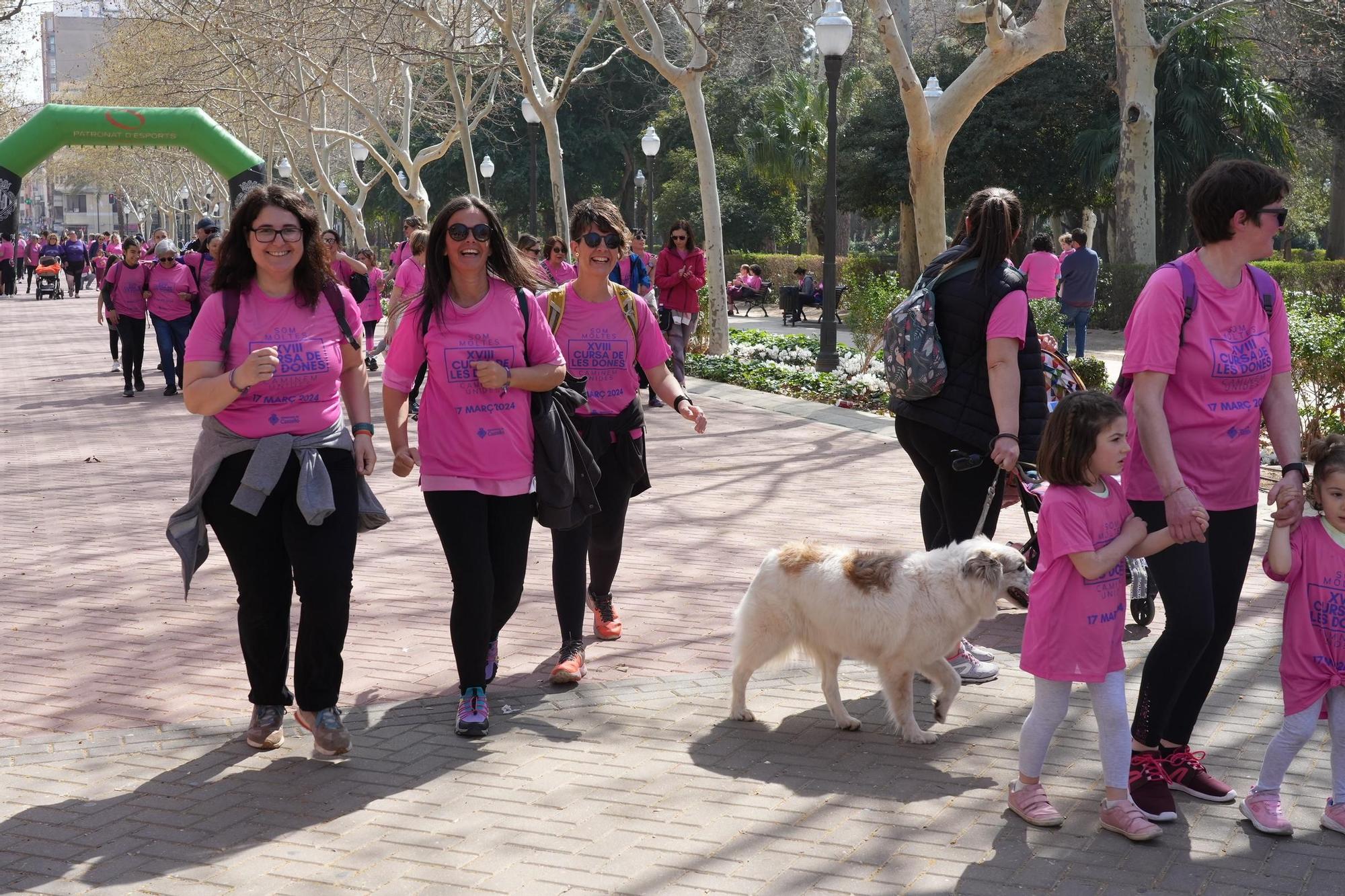 Todas las imágenes de la XVIII 'Cursa de les Dones' de Castelló