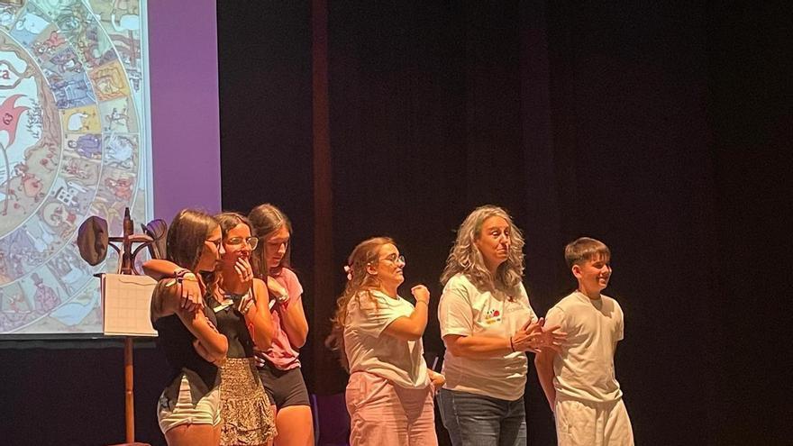 Imágenes de la representación de la obra teatral 'Rumbo desconocido'