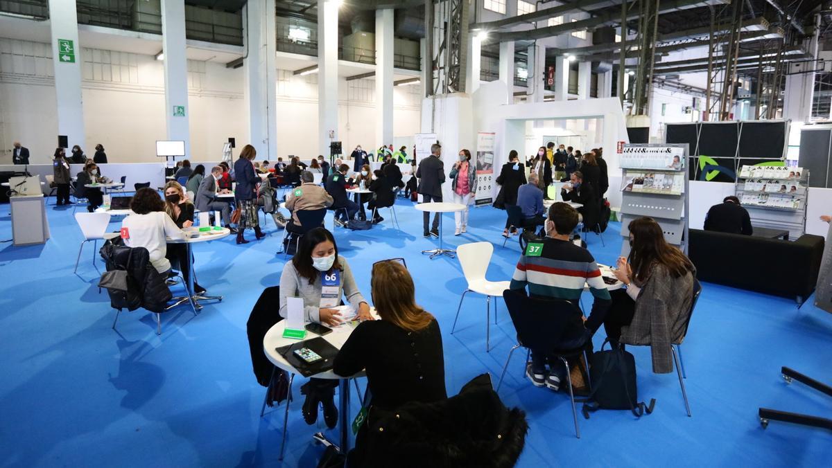 500 cafès per trobar els perfils del futur de l’economia barcelonina