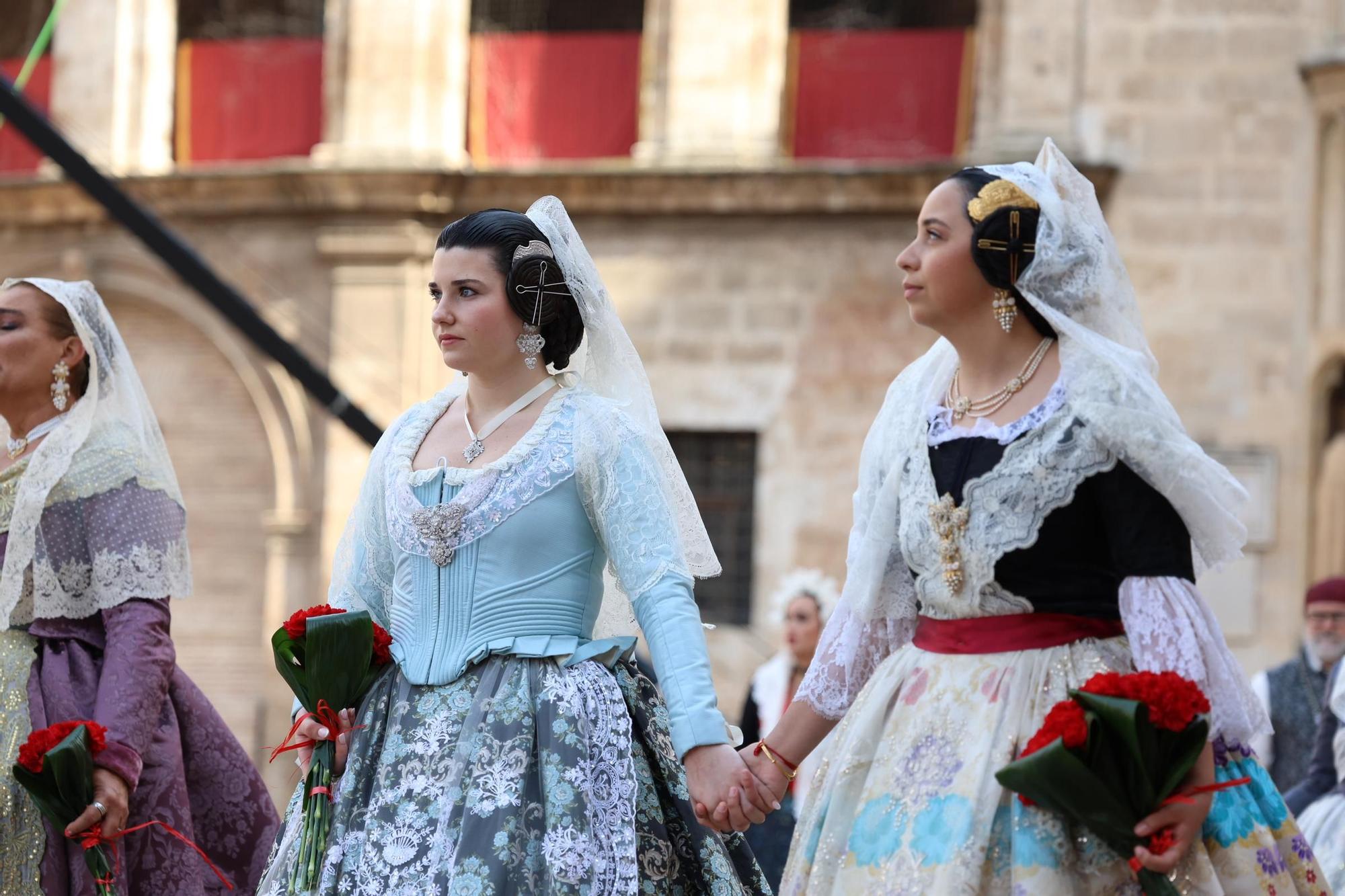 Ofrenda 18 de marzo. Calle San Vicente (16-17 horas)