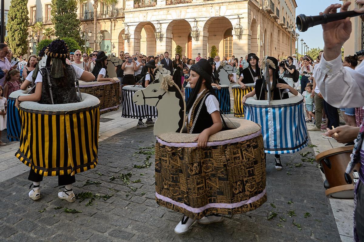 La fiesta del Coprus Cristi celebrada en las calles del centro histórico de Gandia