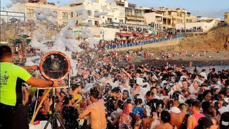 El Cotillo se vuelca con sus fiestas: agua, verbenas y tradición junto al mar