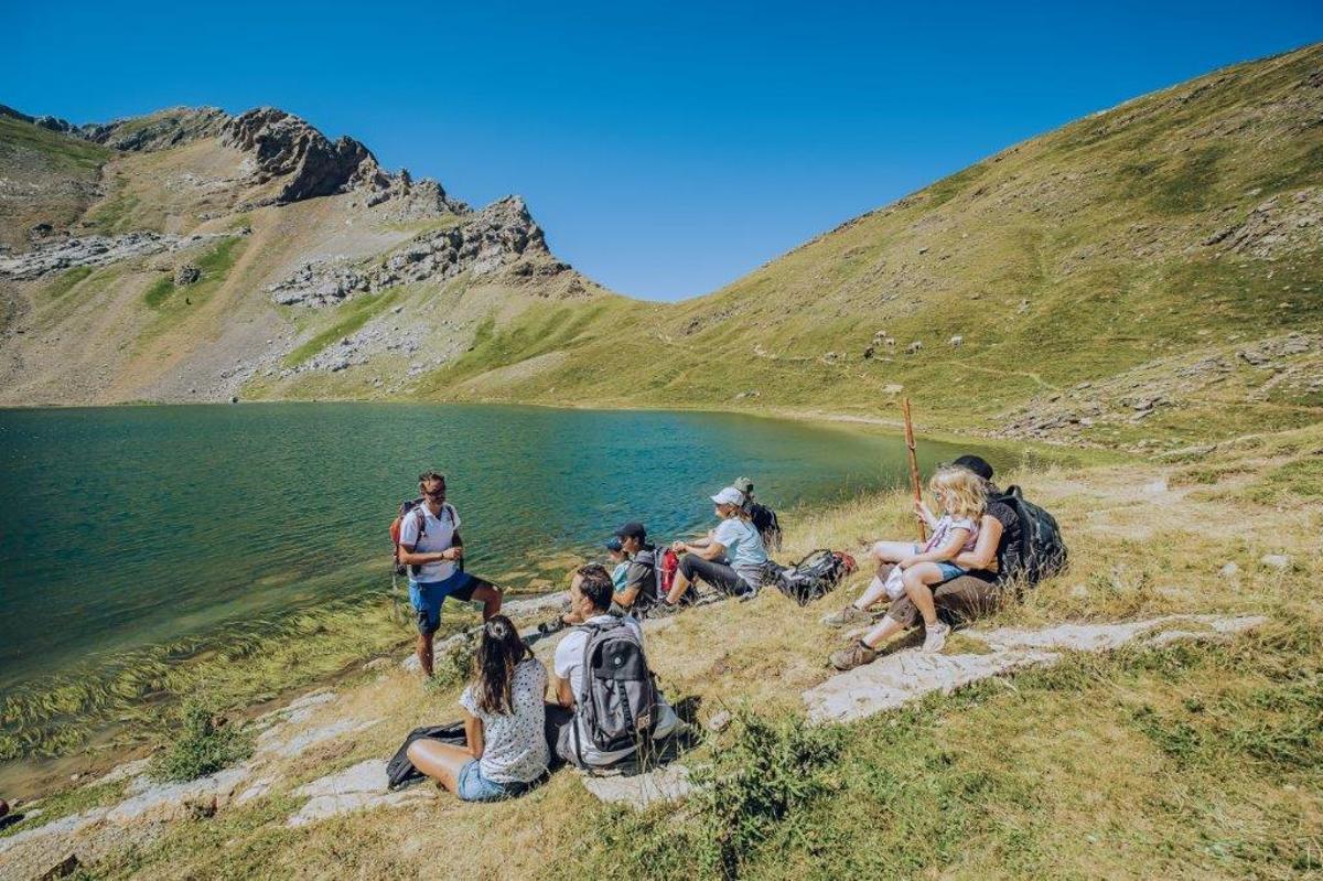 Excursión guiada a un ibón por Aramón