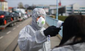 zentauroepp52850583 a woman gets a temperature check on the poland german border200320164605