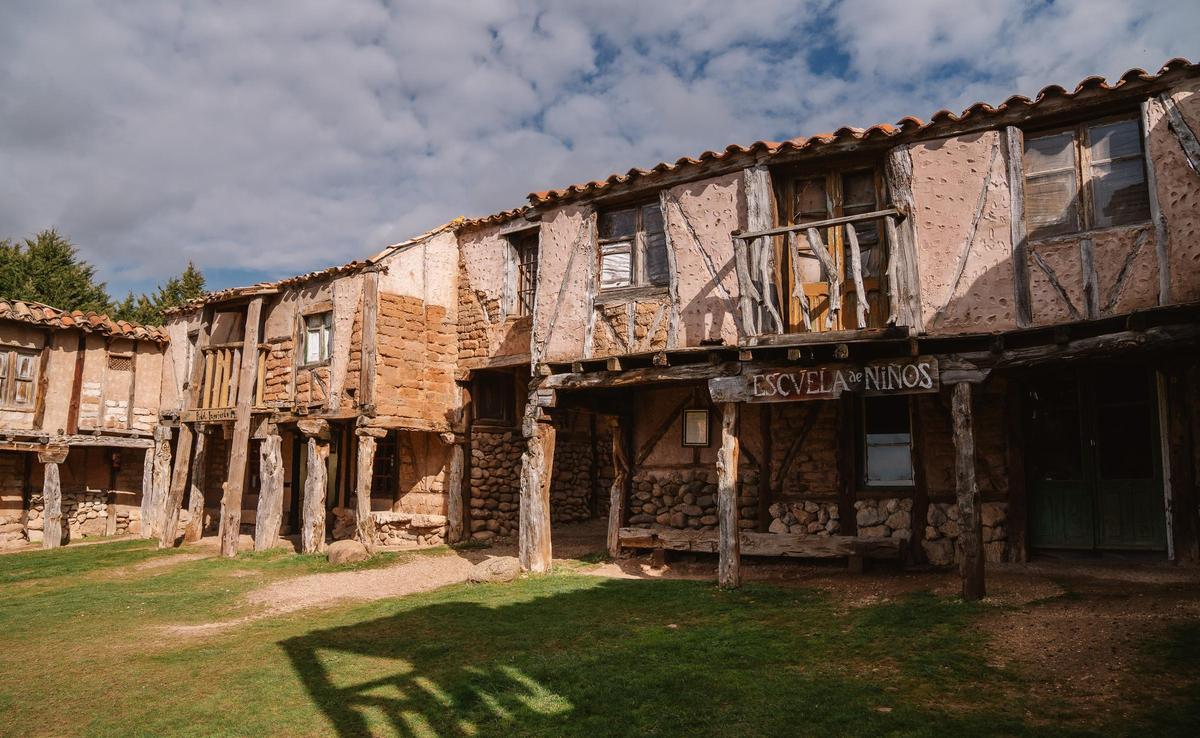 El pueblo que construyó un hombre solo