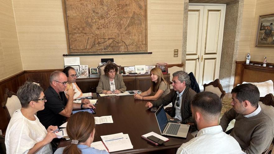 Santiago prepara sus depósitos de agua ante la previsión de la llegada del vertido el viernes al Tambre y alerta a Ames