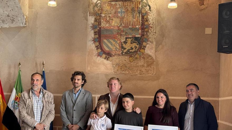 Aqualia premia a India Ferrera Moreno por su dibujo digital en el concurso educativo infantil de Badajoz