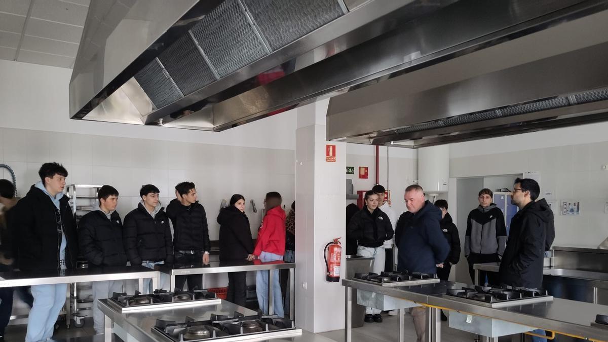 Visita de alumnos ao espazo colaborativo Lab Barbanza.