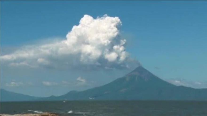 Entra en erupción el vocán Momotombo en Nicaragua