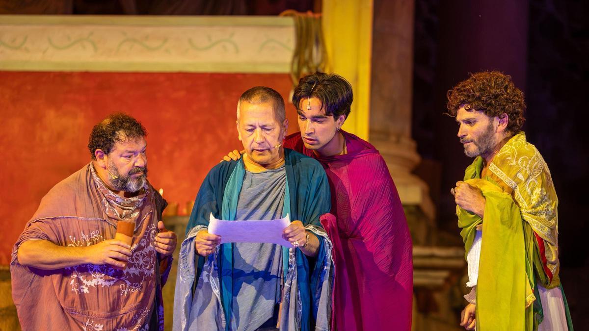 Representación de la obra 'Cómicos de Roma' en el Teatro Romano de Mérida.