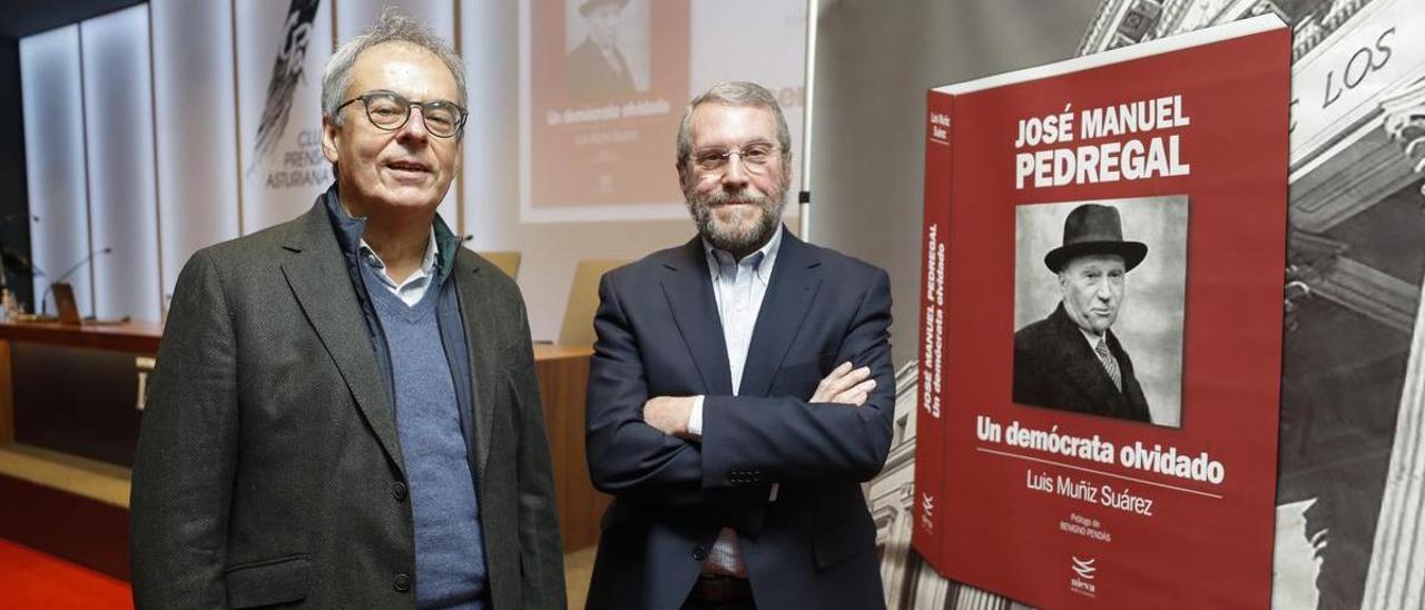 Óscar Rodríguez Buznego y Luis Muñiz Suárez, ayer en el Club Prensa Asturiana de LA NUEVA ESPAÑA.