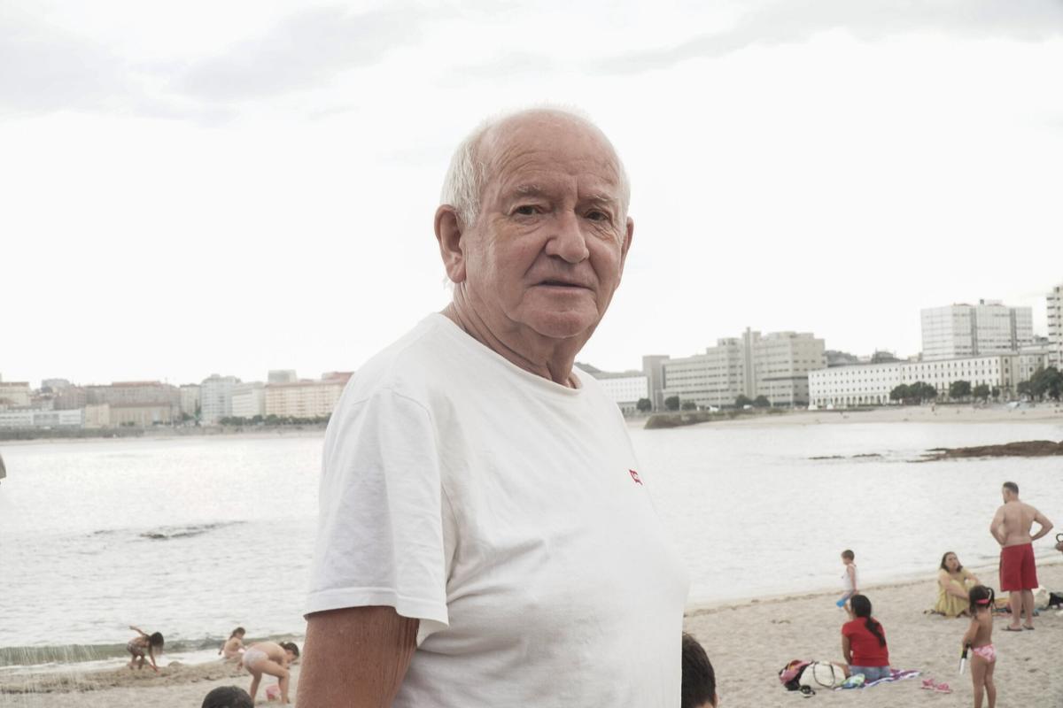 Antonio Estrada, usuario de la playa de Riazor