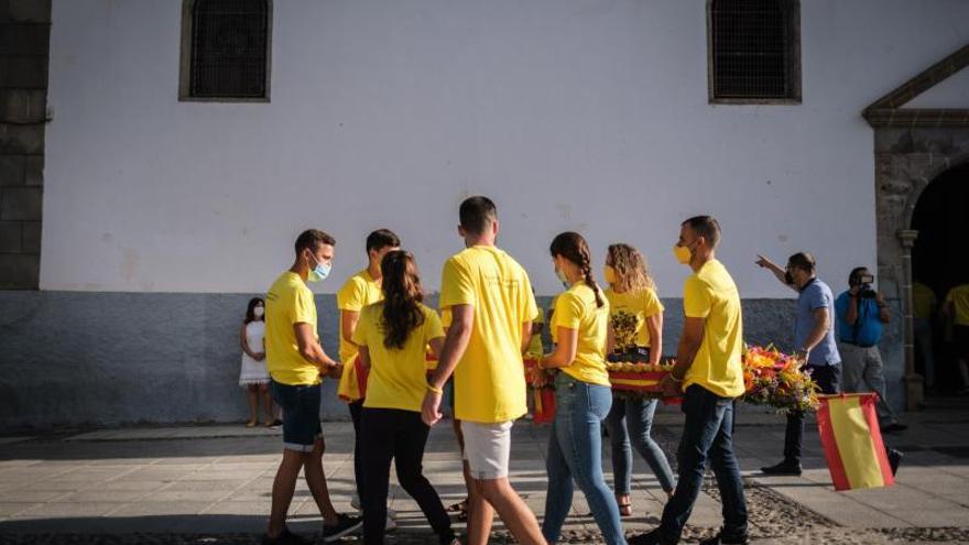 La calle de Abajo porta su corazón por la plaza. 