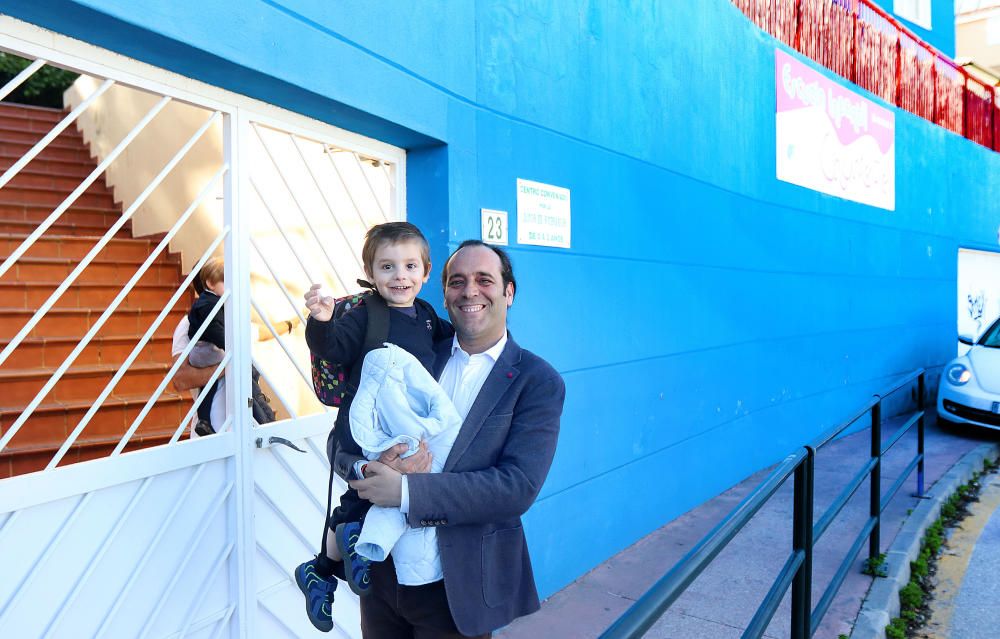 Parada para recoger al pequeño en la guardería