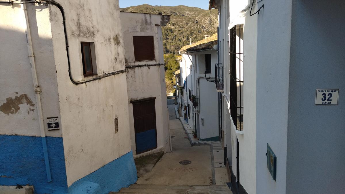 Calle de Benialí, en la Vall de Gallinera