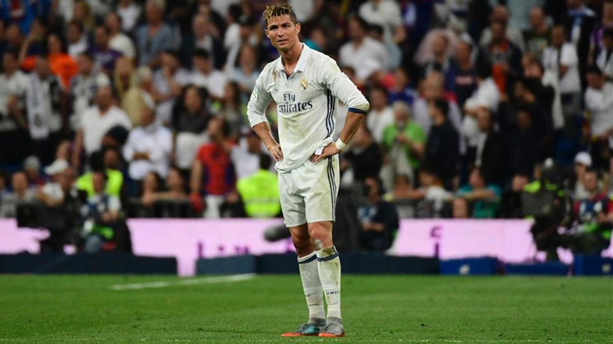 Cristiano Ronaldo no escondió su frustración tras el 2-3 de Messi Cristiano Ronaldo no escondió su frustración tras el 2-3 de Messi