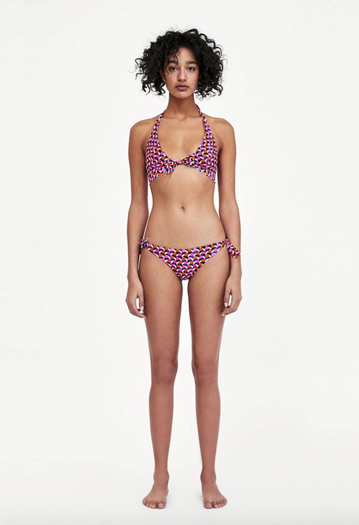 Colección beachwear de Zara: bikini halter geométrico