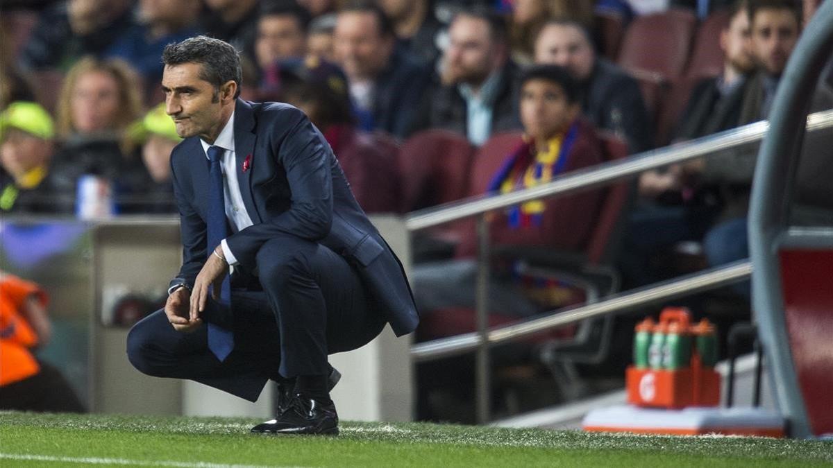 Valverde, en la banda del Camp Nou.