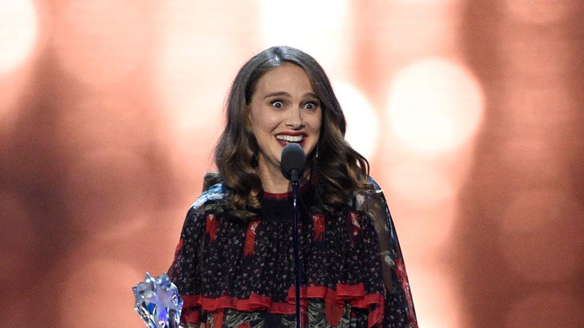 Natalie Portman, sorprendida en los Critic's Choice Awards