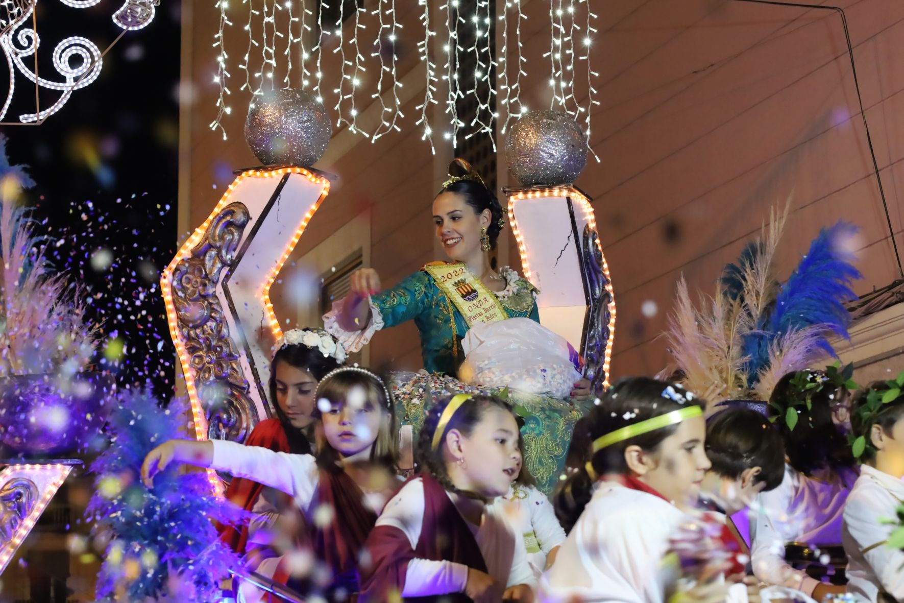 Todas las fotos del colorido desfile de carrozas de la Fira d'Onda