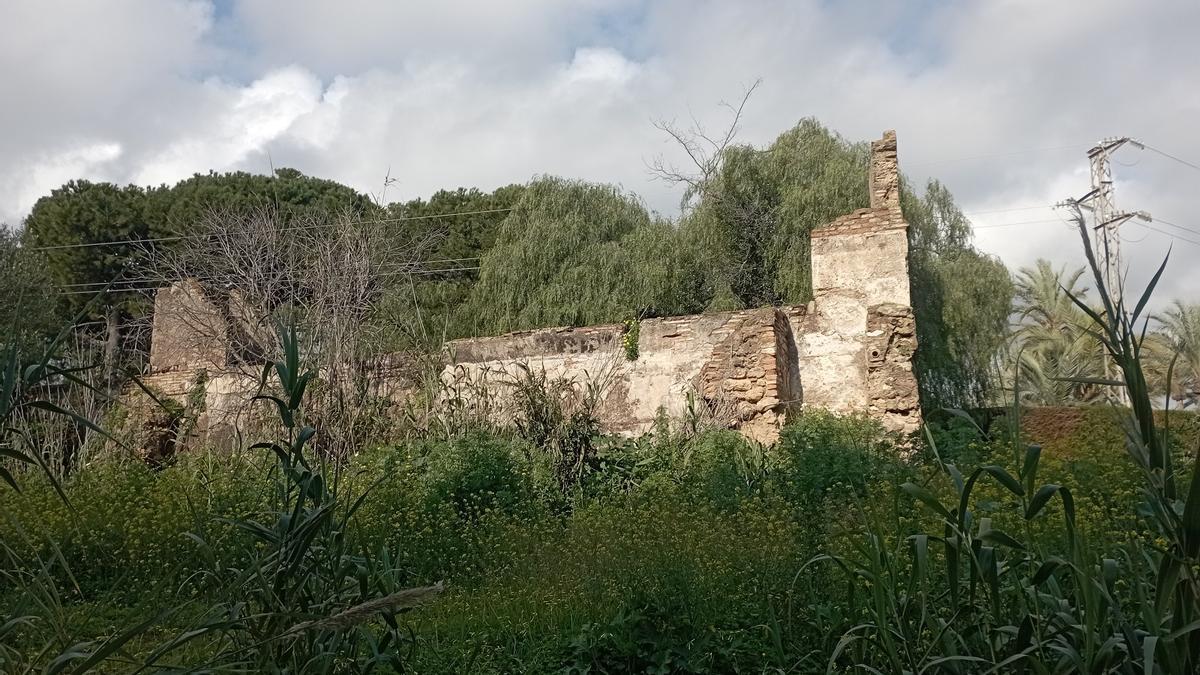 Los restos del Molino Alto de Churriana, el mes pasado.