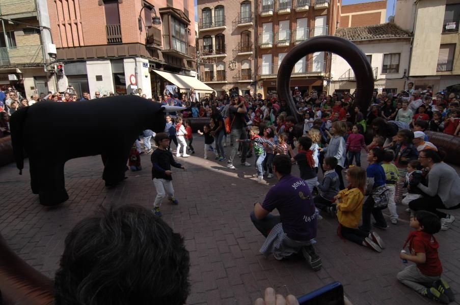 Los toros hinchables llenaron las calles