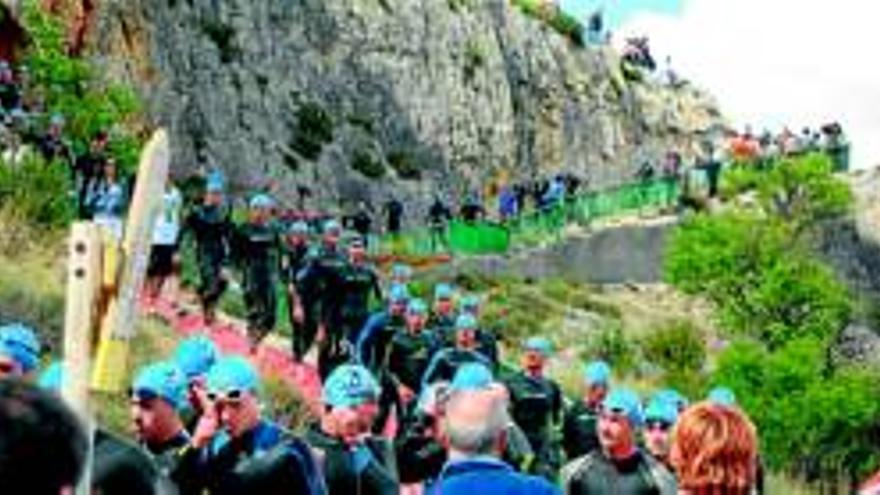 Un total de 158 deportistas participaron en el I triatlón mezalochano &#039;Angel Santamaría&#039;