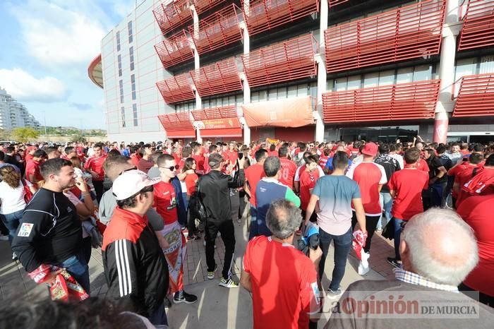 Tensión en la puerta de Nueva Condomina