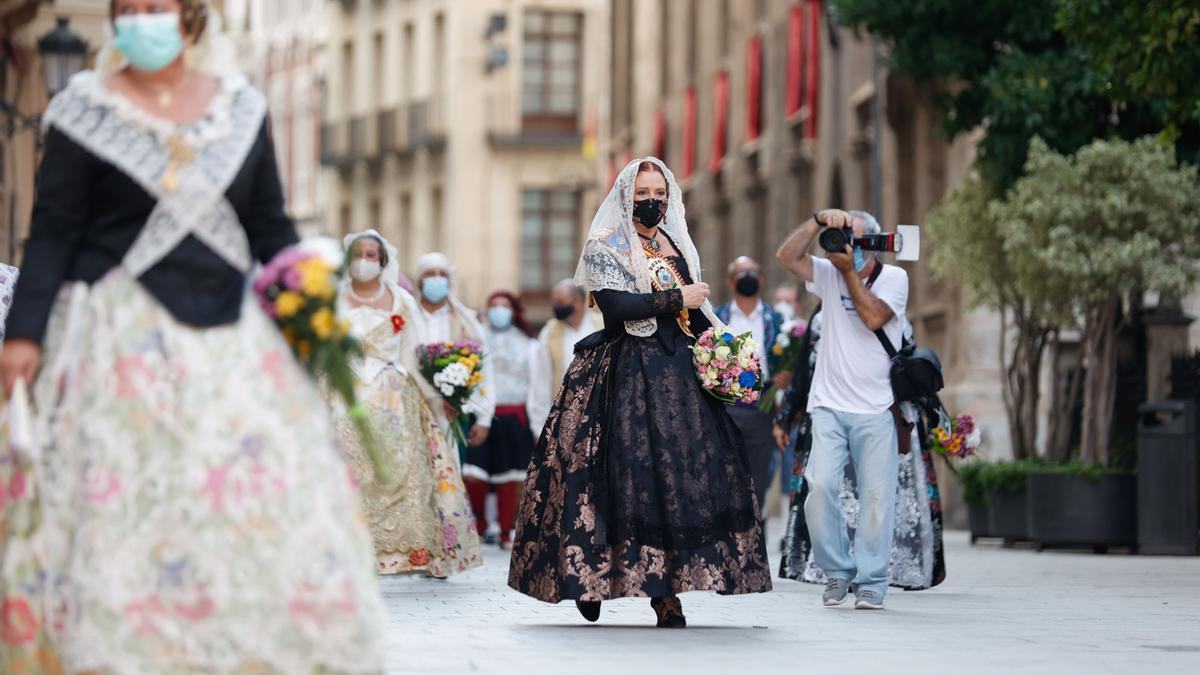 Búscate en el segundo día de Ofrenda por la calle Caballeros (entre las 18.00 y las 19.00 horas)