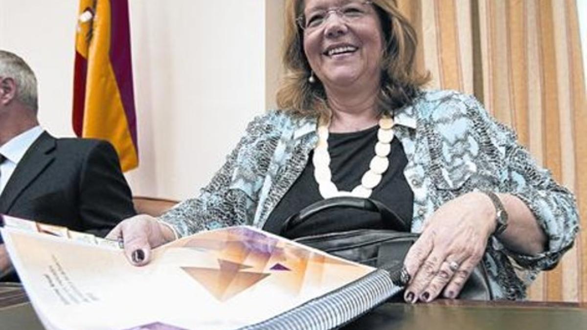 Elvira Rodriguez, presidenta de la CNMV, comparece en la Comisión de Economía del Congreso.