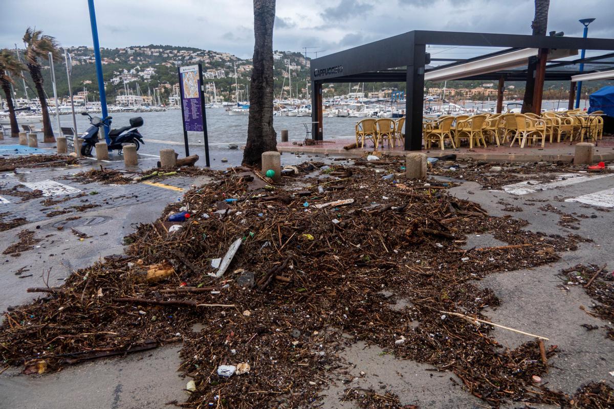 La borrasca Bella provoca grandes destrozos en el Port d'Andratx