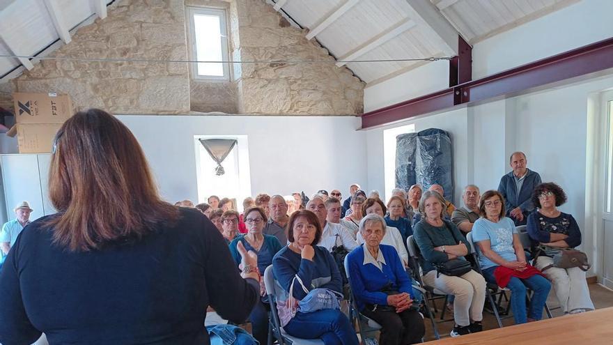 La diputada Montse Prado se suma a la lucha sanitaria en O Hío