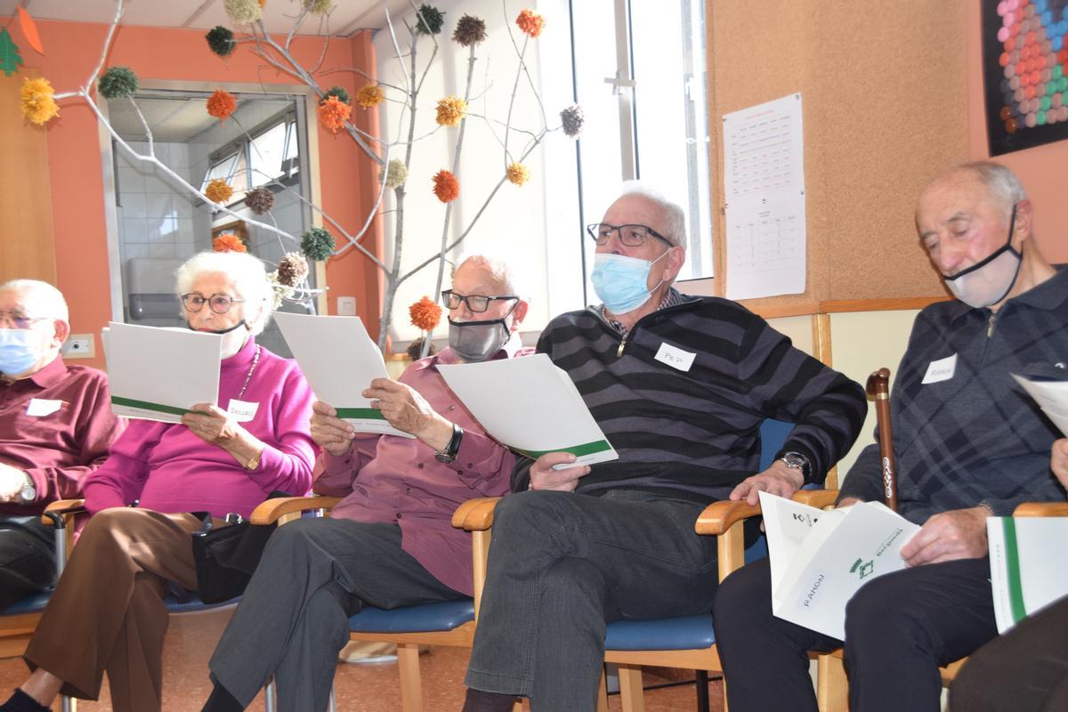 Usuaris de l'hospital de dia psicogeriàtric de Berga participant del projecte Grans Encants