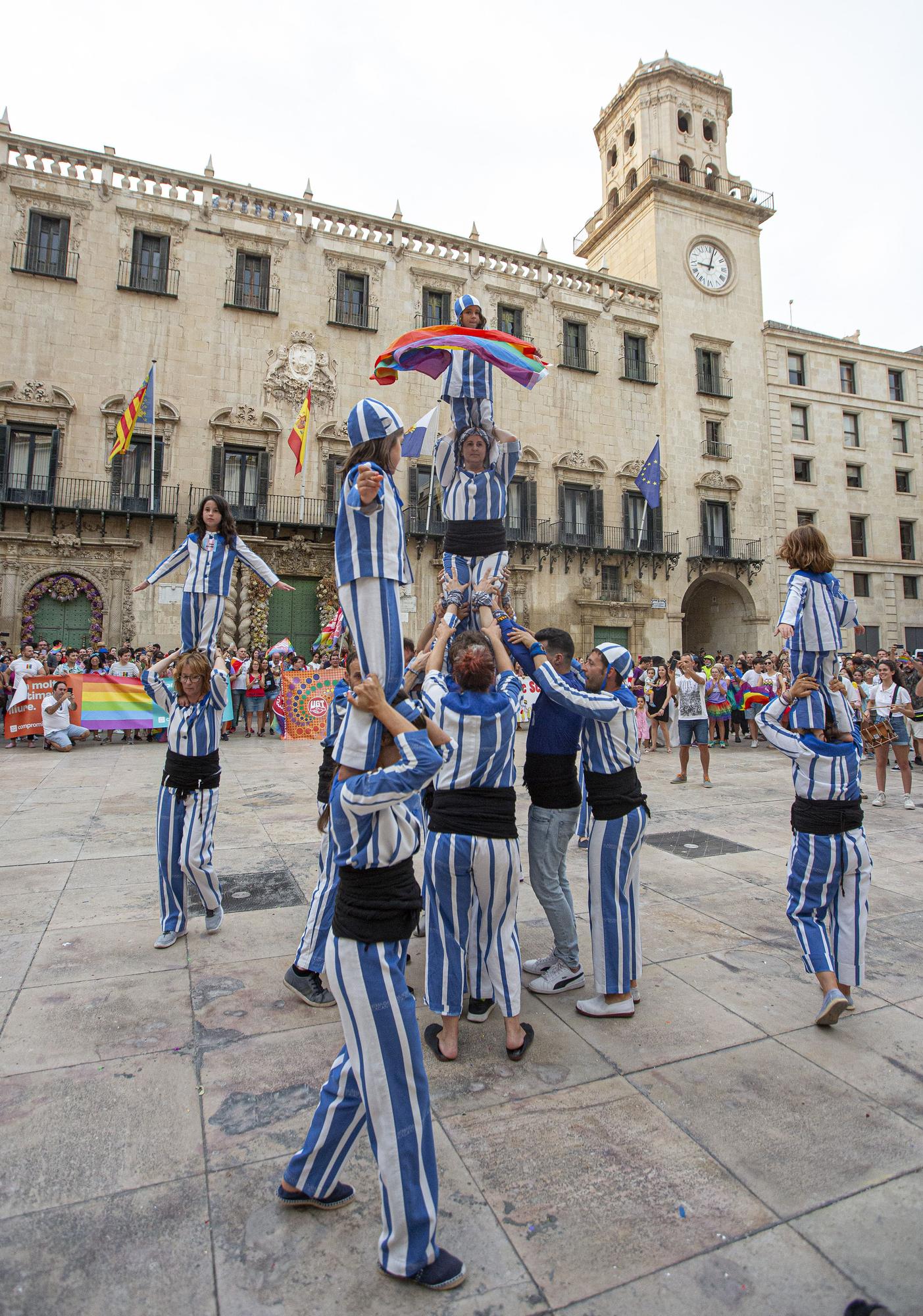 Alicante celebra la primera manifestación del Orgullo 2022