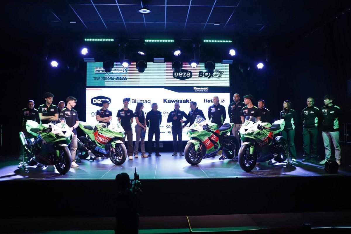 Presentación del equipo Deza Box 77 de motociclismo.