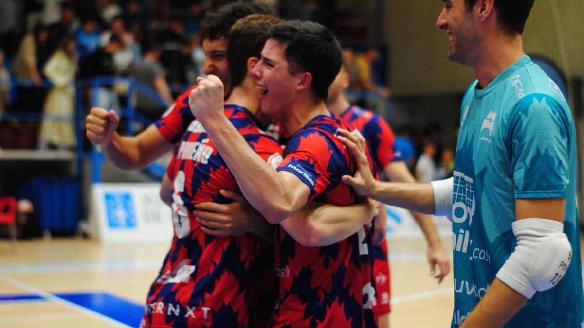 El cullerense Joan Miguel llora de alegría tras completar un sólido partido en defensa.