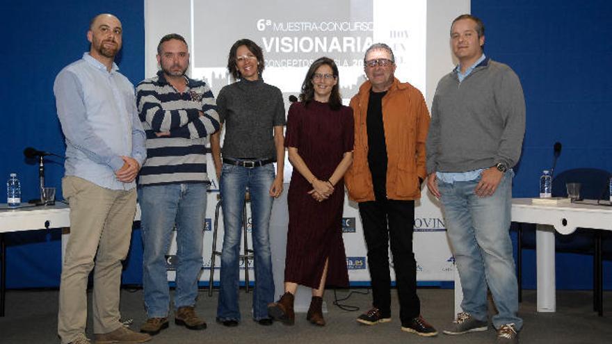 De izda. a dcha., Pedro Carballido, Daniel León, Natacha Mora, Cris Noda, Claudio Utrera y Miguel Á. Pérez, anoche.